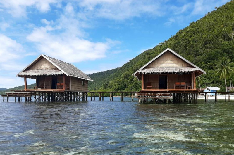 water bungalows under $100 per night