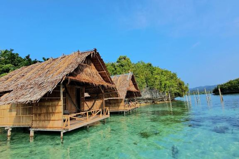 water hut under $100 per night