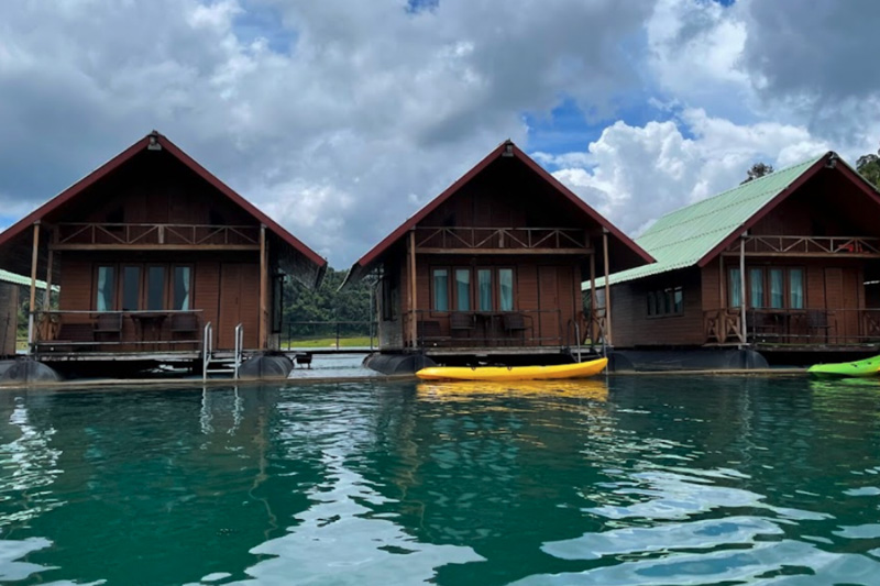 overwater bungalows khao sok