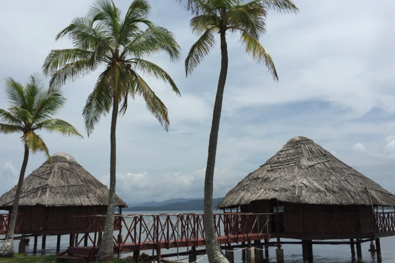 overwater bungalows panama